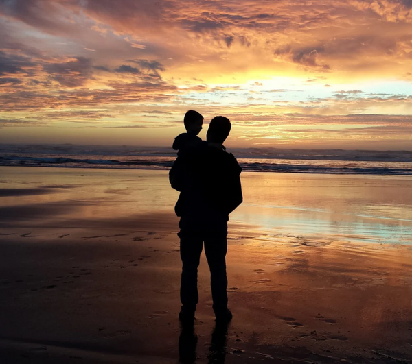 The Fascinating History of Father's Day: 5 Key Milestones & Best Gifts for Dad from Historia