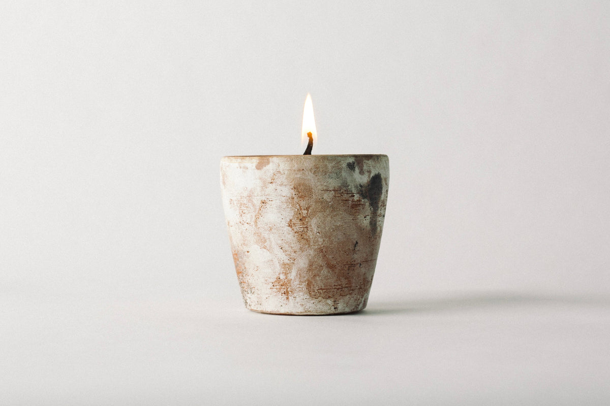 Souchong Debut Earthen Tallow Candle – Smoke-Brushed Terracotta Vessel